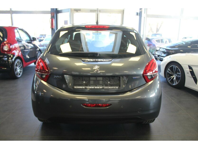 Peugeot 208 PureTech 82 Style - Panorama - 88.339 km 8.980 € Euskirchen 53881