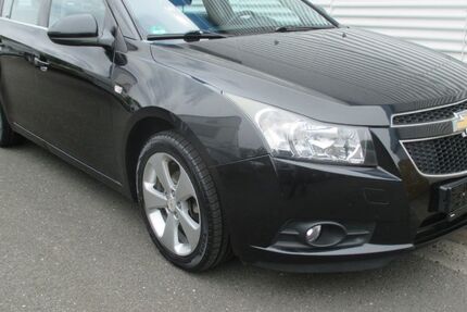 Chevrolet Cruze 143.095 km 3.988 &euro; Köln 50933