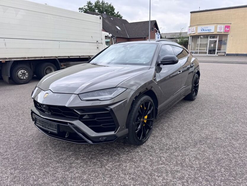 Lamborghini Urus 21.070 km 229.000 € Erftstadt 50374