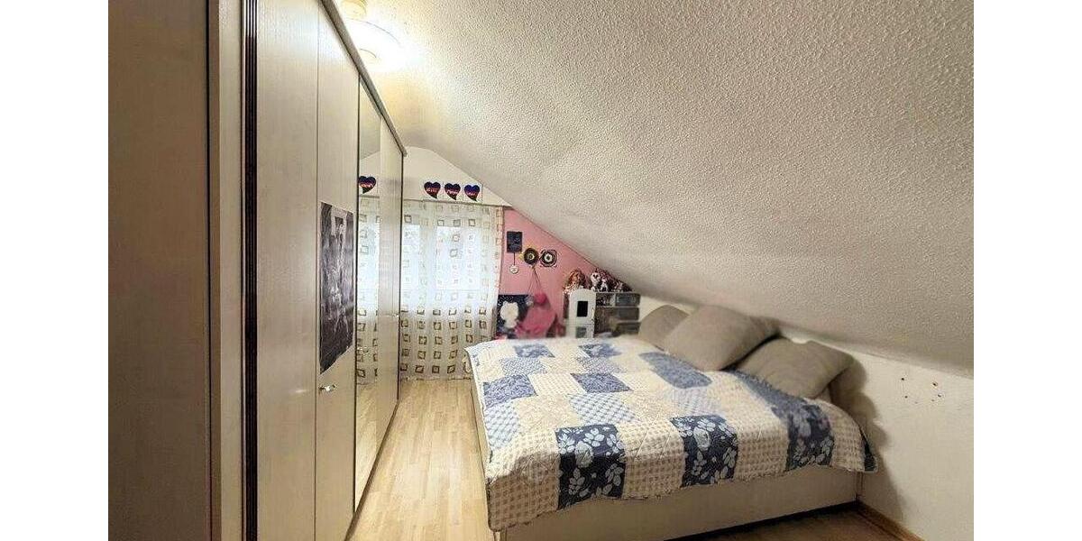 Dachgeschoßwohnung Sankt Augustin - 3 Zimmer, 73 m&sup2;, 199.000&euro; | Angebot:26877065