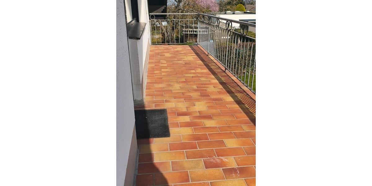 Dachgeschoßwohnung Wachtberg - 3 Zimmer, 90 m&sup2;, 850&euro; | Angebot:25793372