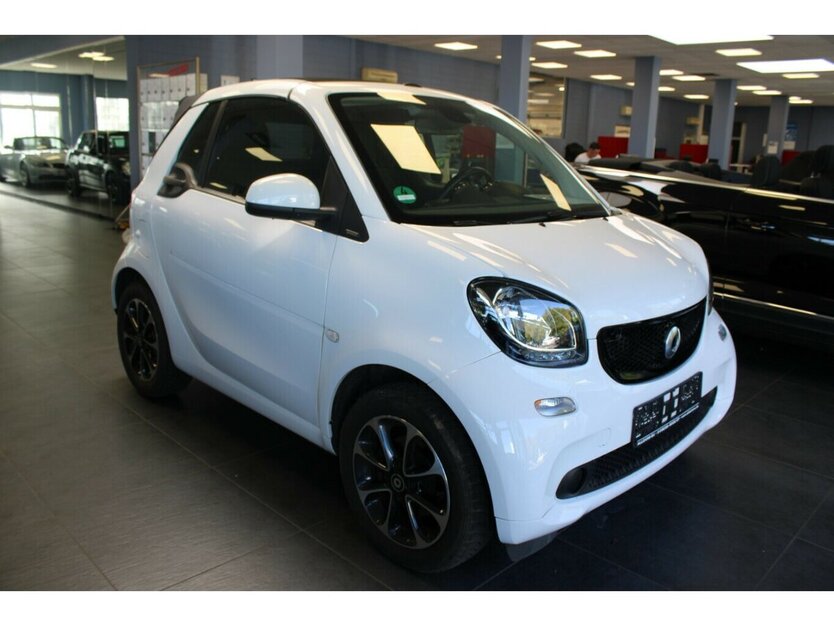Smart ForTwo Cabrio twinamic passion 83.355 km 11.980 € Euskirchen 53881