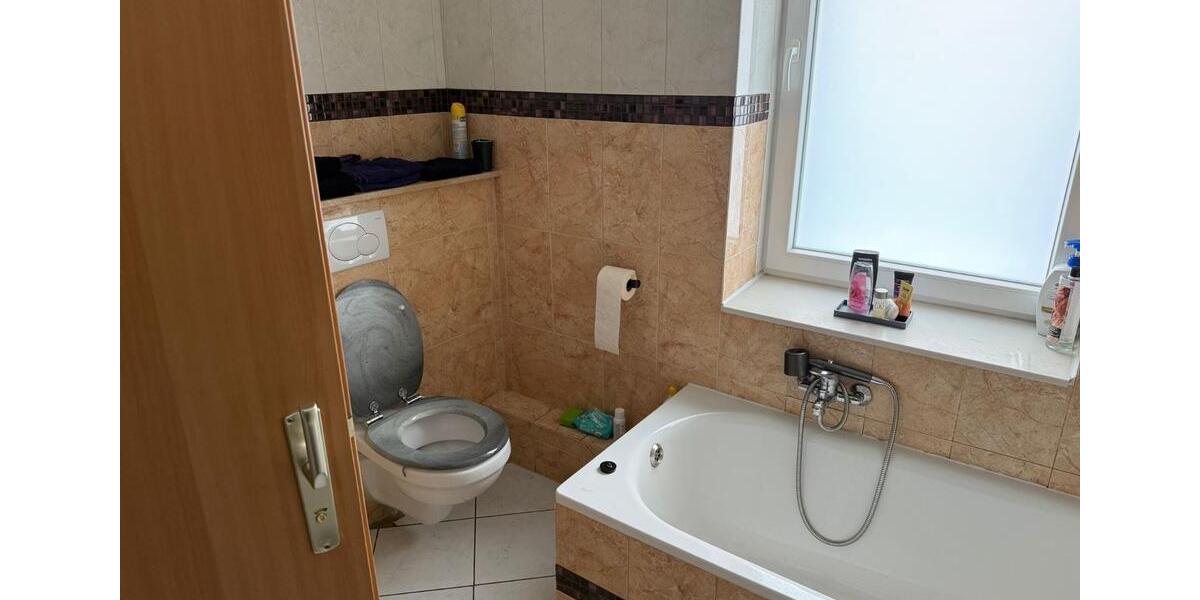 Etagenwohnung Rösrath - 4 Zimmer, 119 m&sup2;, 1.800&euro; | Angebot:25867928