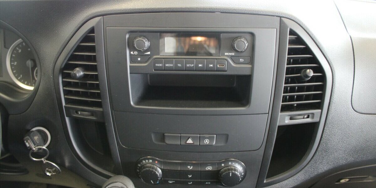 Mercedes-Benz Vito 114 CDI Mixto Lang VA - AHK - 30.891 km 26.980 &euro; Euskirchen 53881