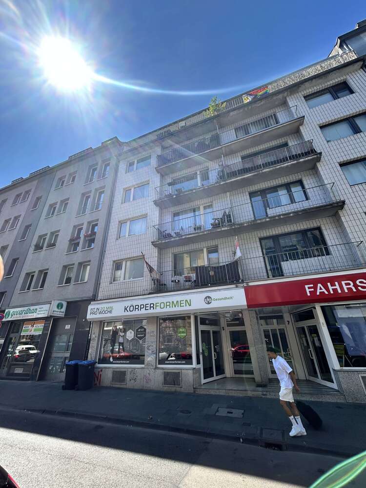 Einzelhandel in Köln 1.800 € 145 m²