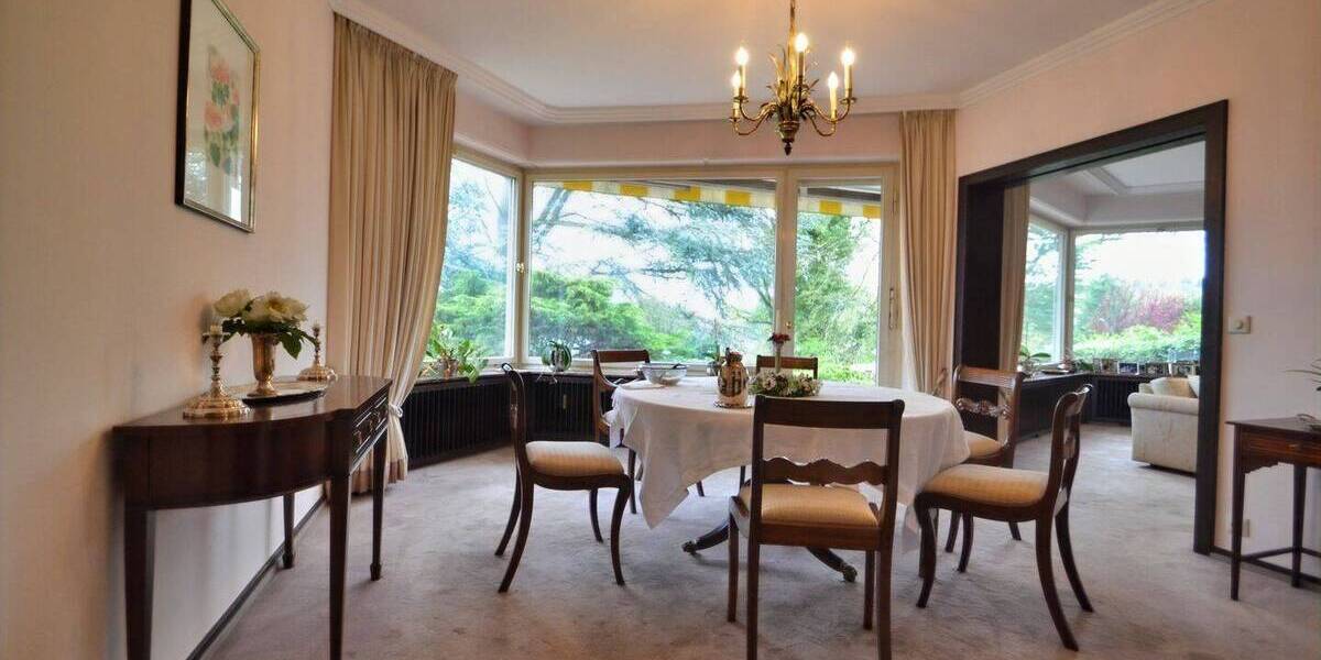 Einfamilienhaus Bonn Schweinheim - 8 Zimmer, 230 m&sup2;, 995.000&euro; | Angebot:25692236