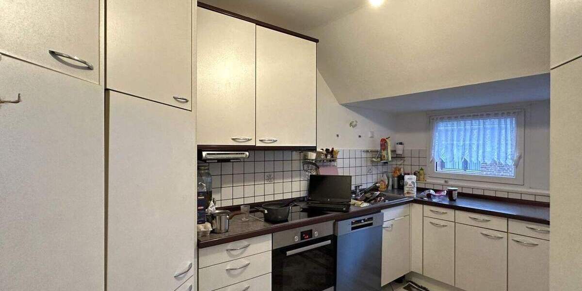Wohn- und Geschäftshaus + Garagen + 1.186 m² großes Grundstück zu verkaufen 1 zimmer