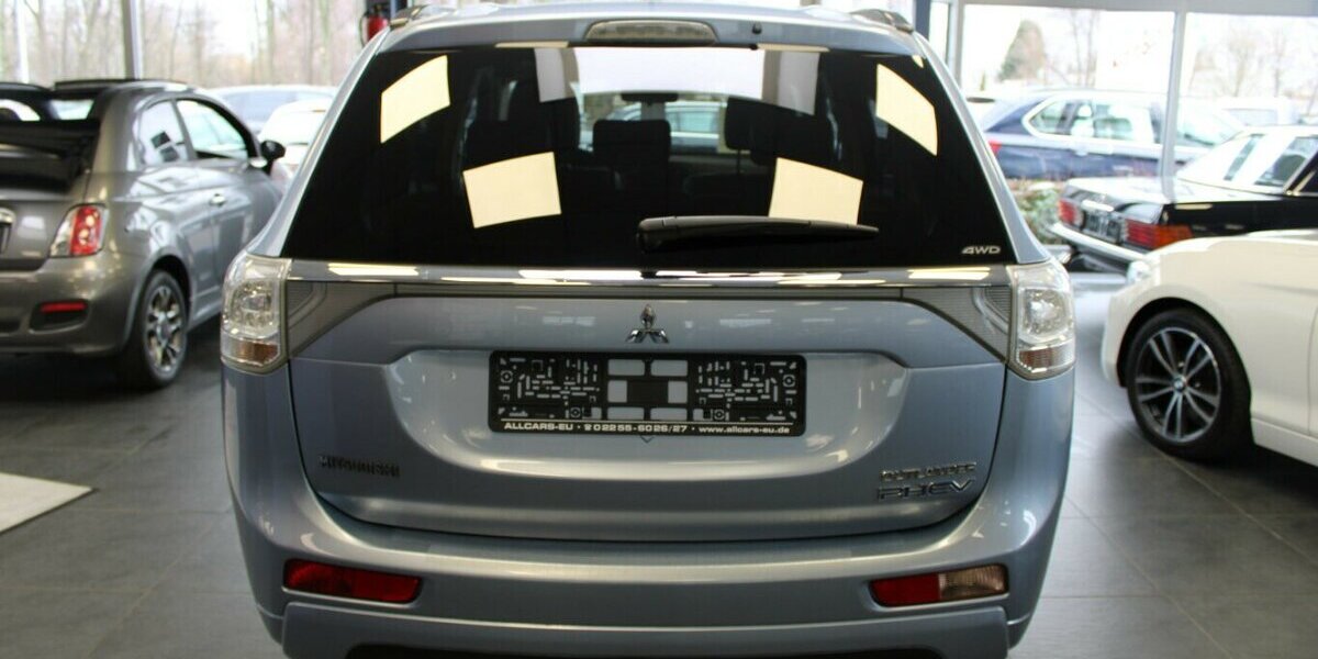 Mitsubishi Outlander 2.0 4WD Plug-In Hybrid Top 112.810 km 12.980 &euro; Euskirchen 53881