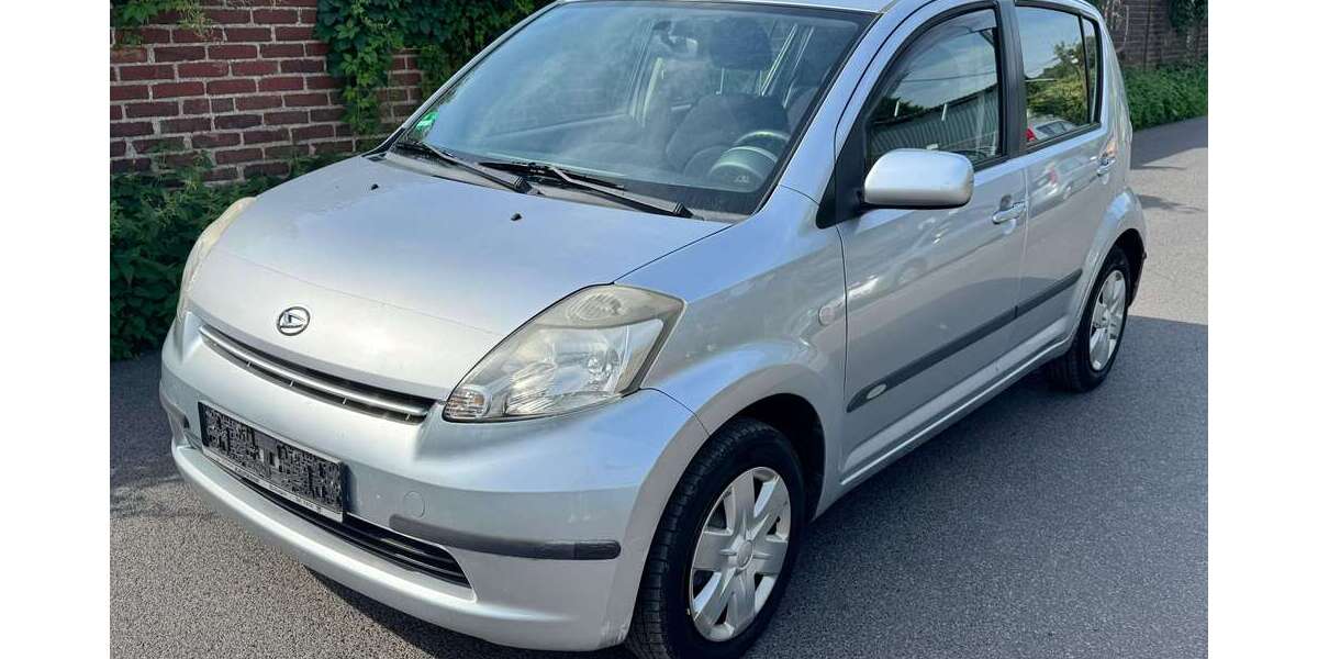 Daihatsu Sirion 150.000 km 2.750 &euro; Köln 50739