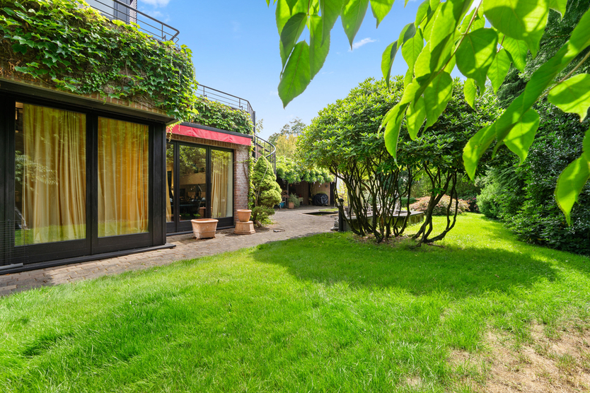 Hochwertiges, flexibel nutzbares Architektenhaus mit EinliegerWohnung und Traumgarten in begehrter Lage von Bonn-Röttgen