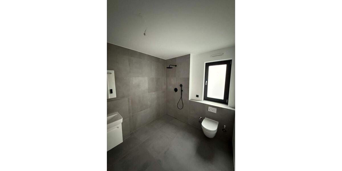 Etagenwohnung Siegburg Kaldauen - 2 Zimmer, 82 m&sup2;, 1.200&euro; | Angebot:24791775