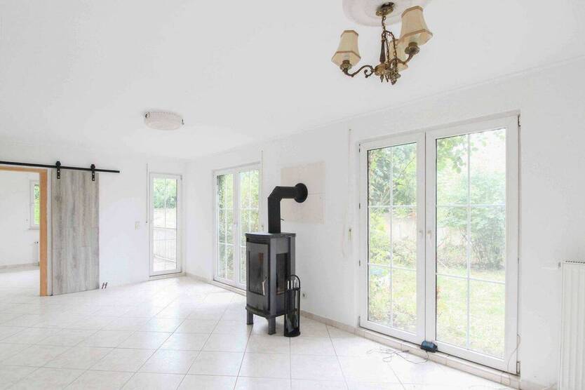 Schönes Ein- Zweifamilienhaus in Bonn-Schwarzrheindorf - Ideal für Eigennutzer und Anleger 5 zimmer