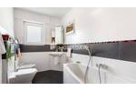Stilsicher wohnen in Bonn-Beuel: moderne 3-Zimmer-Wohnung mit Balkon, Stellplatz und Substanz