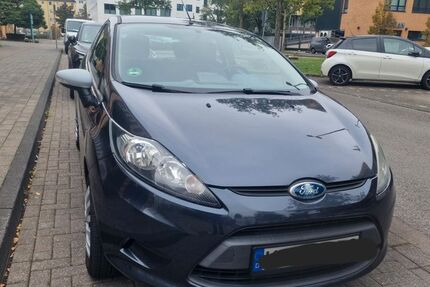 Ford Fiesta 142.703 km 2.700 € Köln 51105