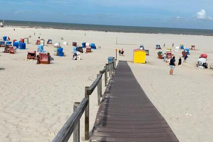 80 m² neu sanierte Oberwohnung an der NORDSEE bei Norddeich zimmer