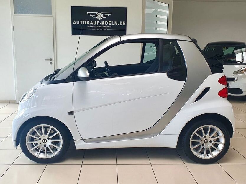 Smart ForTwo 61.459 km 8.990 € Köln 51067