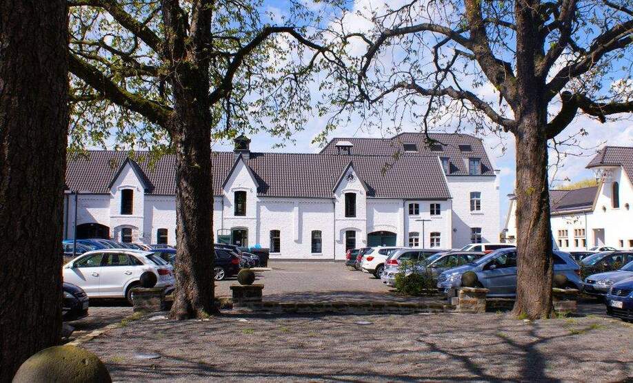 Sehr schöner und repräsentativer Loft-Büroraum in umgebautem Gutshof - All-in-Miete zimmer