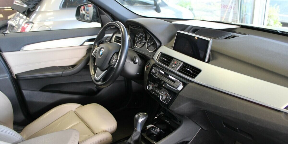 BMW X1 xDrive20i Aut. xLine - Panorama -Head-Up - 118.444 km 16.980 &euro; Euskirchen 53881