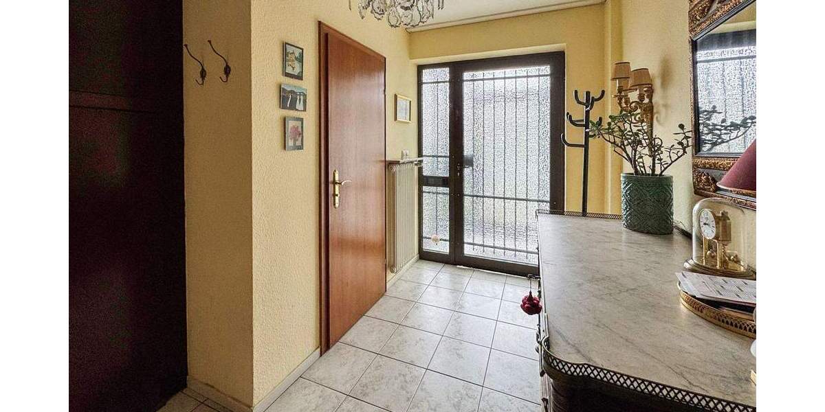 Reihenmittelhaus Bergisch Gladbach Refrath - 5 Zimmer, 139 m&sup2;, 545.000&euro; | Angebot:23961199