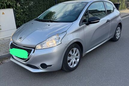 Peugeot 208 187.000 km 2.650 &euro; Grafschaft 53501