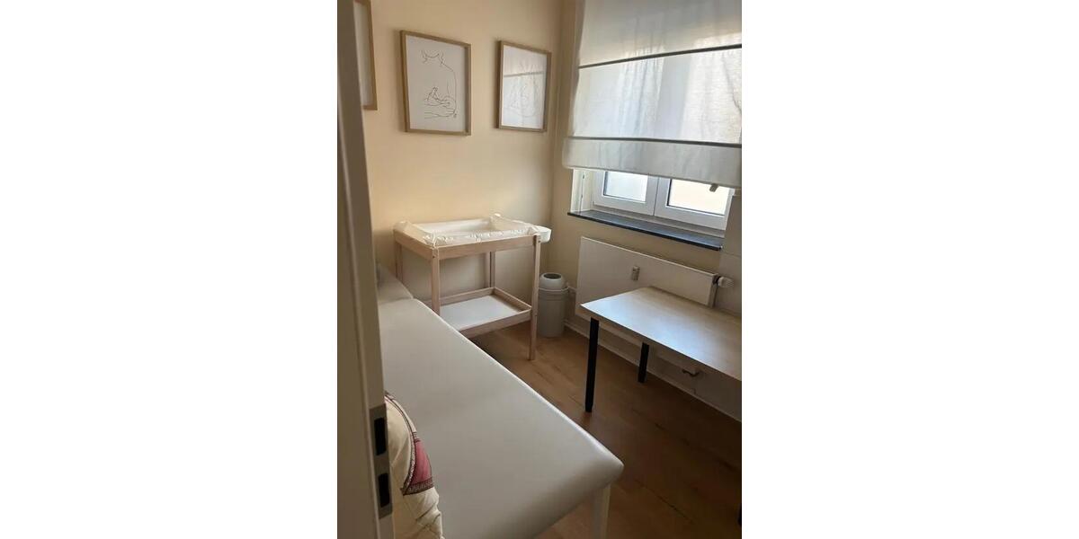 In ruhige Hände - gepflegtes WGH mit langfristiger Ladenpraxisvermietung - Mehrfamilienhaus, Wohnhaus Köln Porz | Angebot:27097070