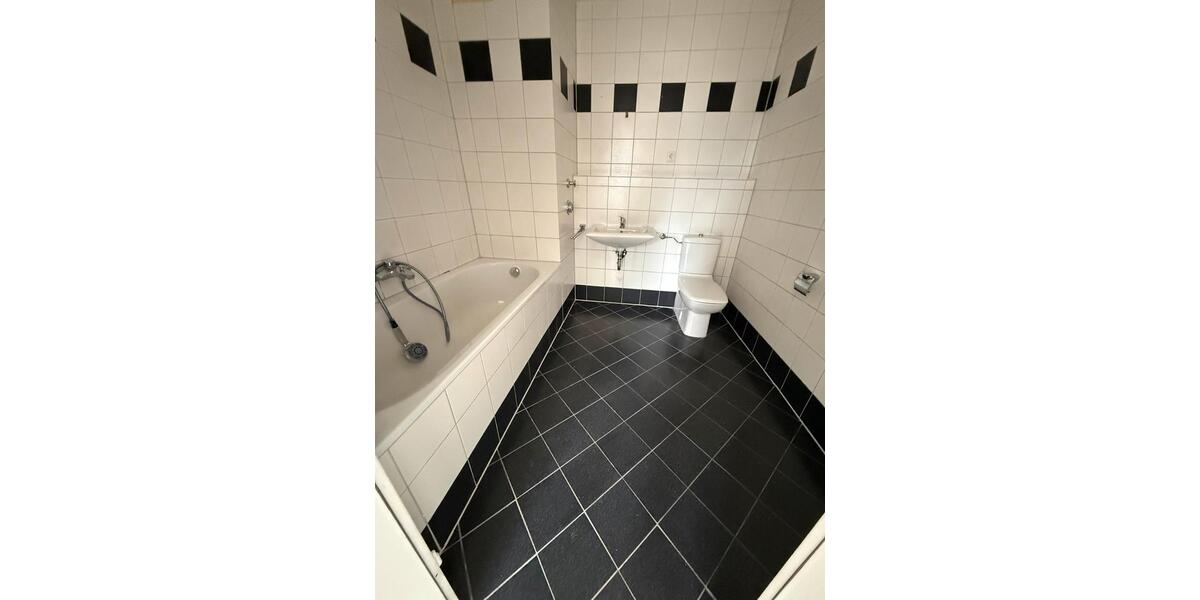 Erdgeschoßwohnung Sankt Augustin - 2 Zimmer, 80 m&sup2;, 1.290&euro; | Angebot:24837998