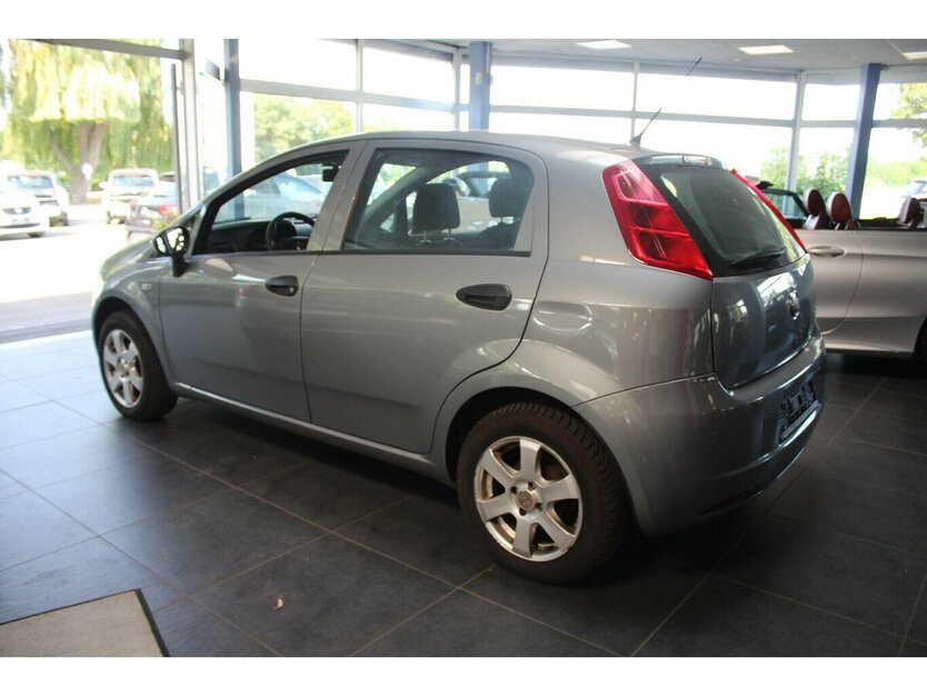 Fiat Punto 1.2 - Klima - 33.705 km 6.980 € Euskirchen 53881