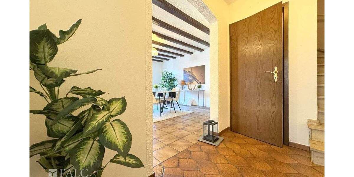 Etagenwohnung Siegburg - 4 Zimmer, 100 m&sup2;, 309.000&euro; | Angebot:25739528