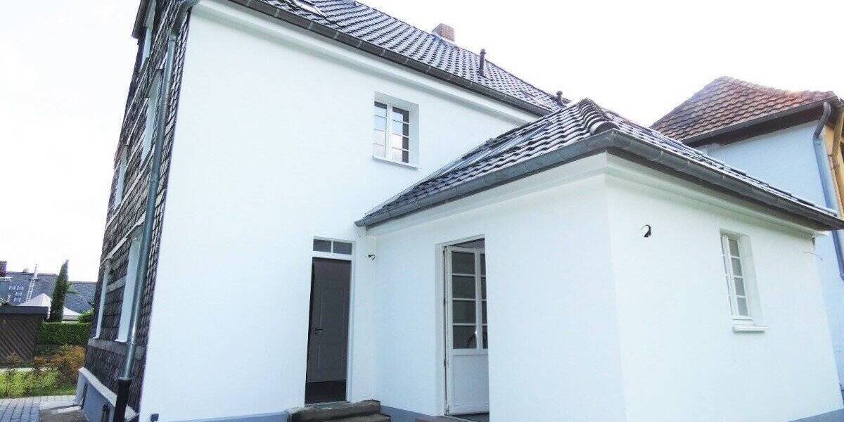 Kernsaniertes Herrenhaus mit traumhaftem Garten in bester Lage von Köln-Dünnwald 6 zimmer