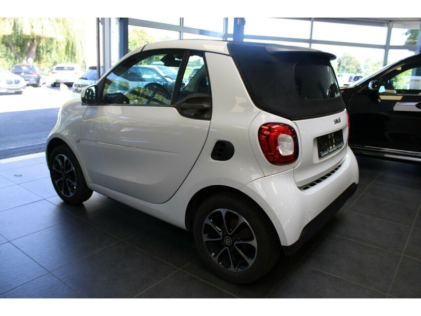 Smart ForTwo Cabrio twinamic passion 83.355 km 11.980 € Euskirchen 53881