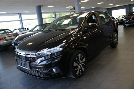 Dacia Sandero 14.222 km 15.980 &euro; Euskirchen 53881