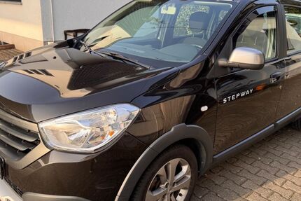 Dacia Lodgy 168.261 km 3.890 &euro; Troisdorf 53842
