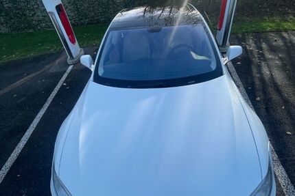 Tesla Model S 222.222 km 18.675 &euro; Unkel 53562