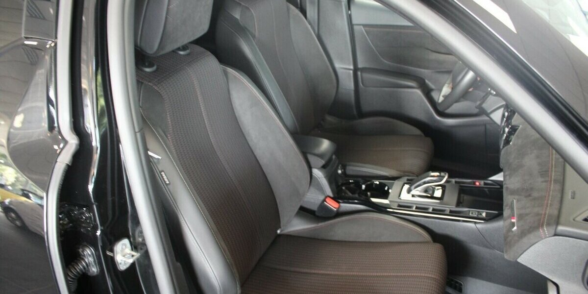 Citroen DS3 Crossbach E-Tense Performance Line 37.375 km 14.980 &euro; Euskirchen 53881