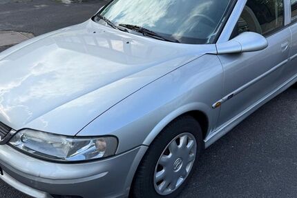 Opel Vectra 97.000 km 1.890 € Köln 50739