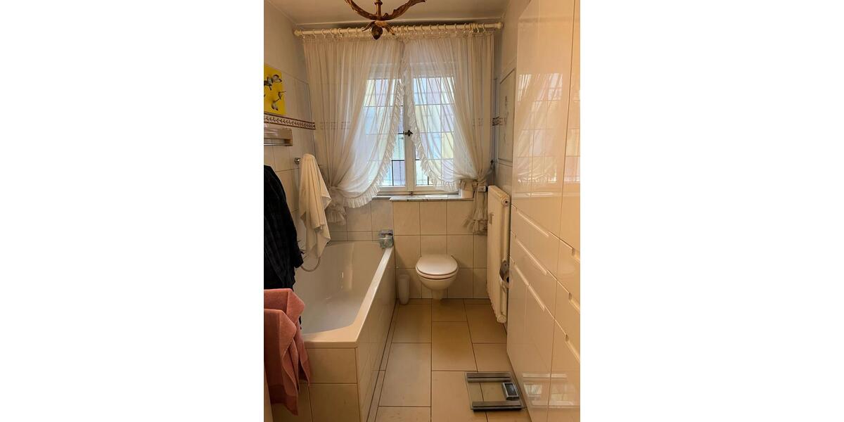 Erdgeschoßwohnung Bonn Lannesdorf - 3 Zimmer, 160 m&sup2;, 1.850&euro; | Angebot:24701227