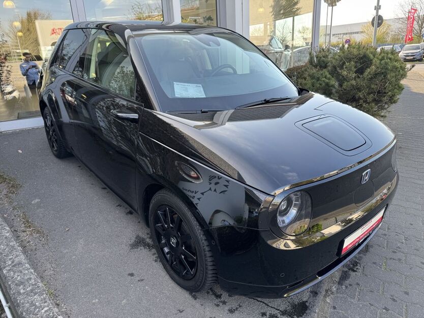 Honda e 41.068 km 16.490 € Brühl 50321