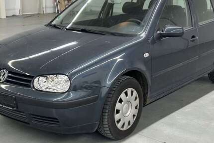 VW Golf 146.848 km 2.490 &euro; Königswinter 53639