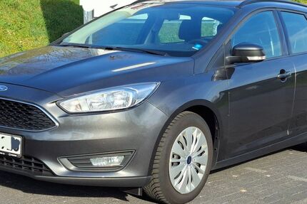 Ford Focus 96.000 km 8.999 &euro; Bonn 53127