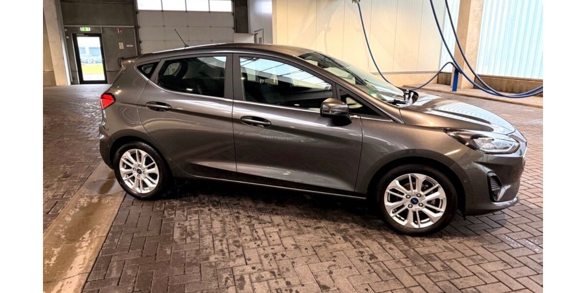 Ford Fiesta 33.000 km 15.990 &euro; Niederkassel 53859