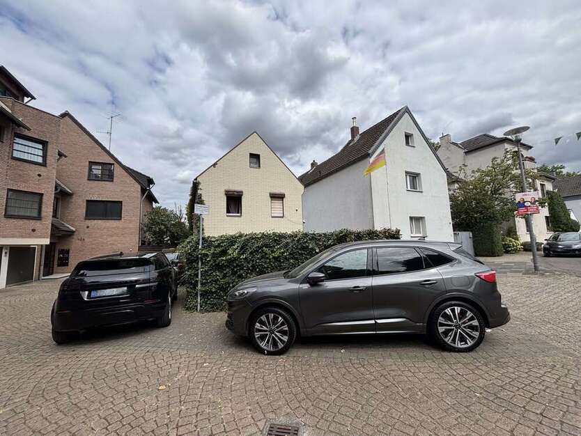 Haus zum Kaufen in Köln 180.000 € 90 m²