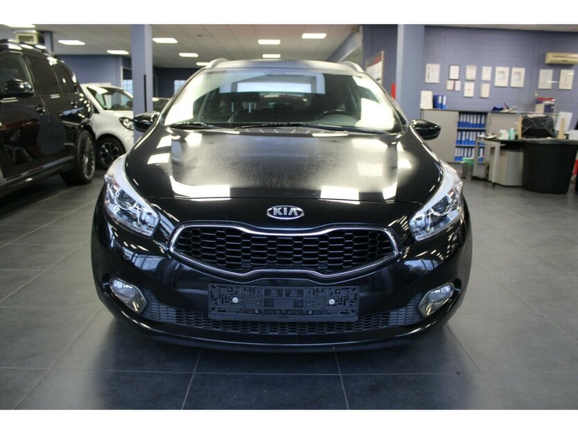 Kia ceed 1.4 CVVT SW Dream Team Edition 137.261 km 6.980 € Euskirchen 53881