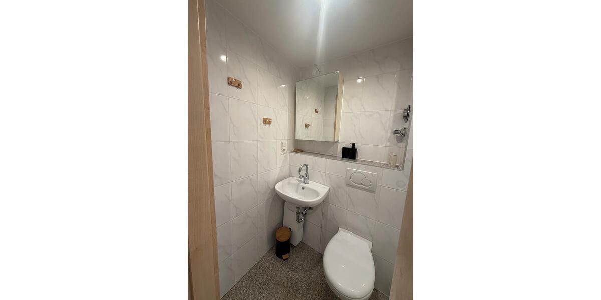 Hochparterre Köln Rodenkirchen - 1 Zimmer, 30 m&sup2;, 1.050&euro; | Angebot:26221220