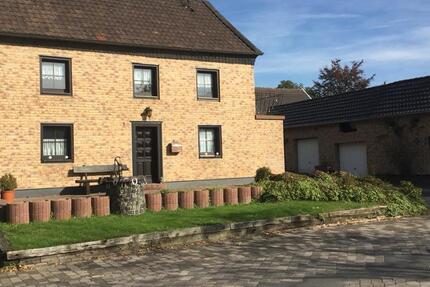 Haus mit 2 Wohnungen im Zentrum von 53819 NKS, provisionsfrei 7 zimmer