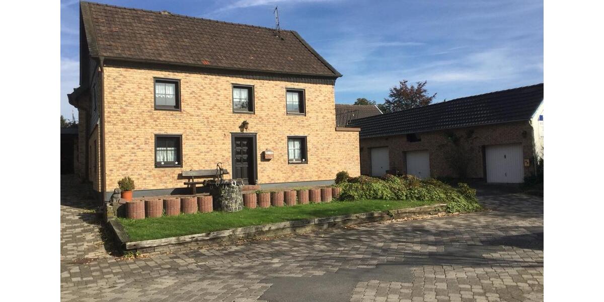 Haus mit 2 Wohnungen im Zentrum von 53819 NKS, provisionsfrei 7 zimmer