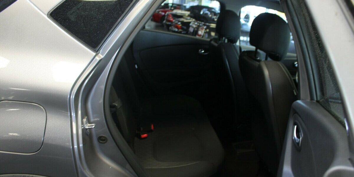 Renault Captur TCe 90 LIMITED 61.333 km 11.480 &euro; Euskirchen 53881