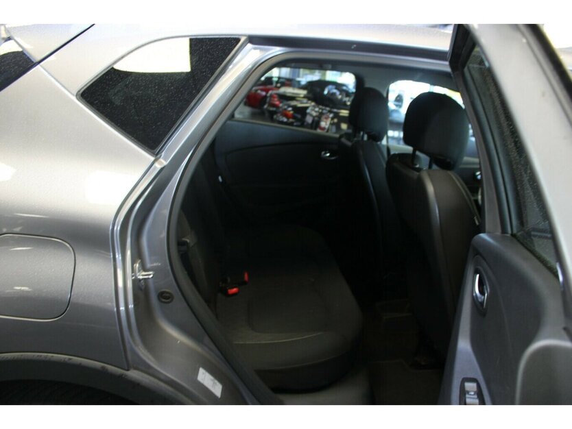 Renault Captur TCe 90 LIMITED 61.333 km 11.480 € Euskirchen 53881