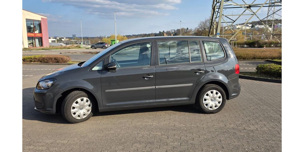 VW Touran 60.000 km 9.900 &euro; Bonn 53121