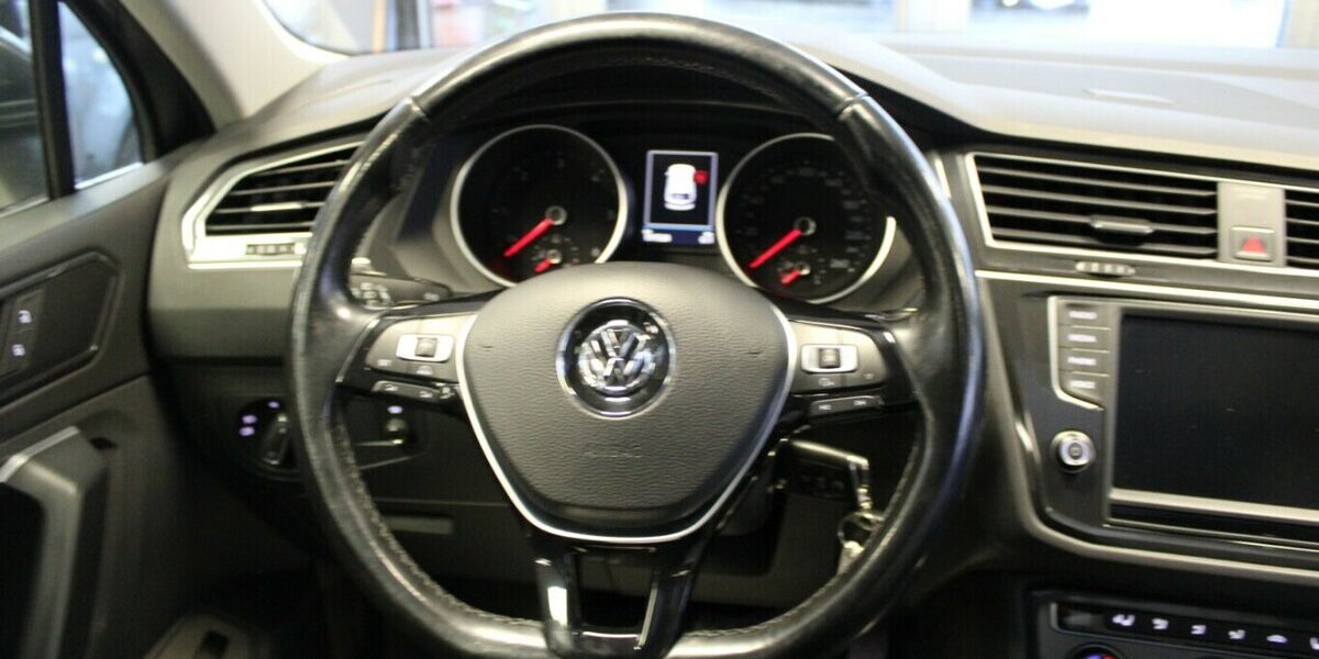 VW Tiguan 2.0 TDI SCR 4Motion DSG Highline R-Line 131.528 km 19.980 &euro; Euskirchen 53881