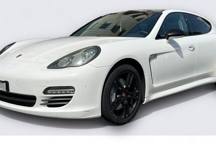 Porsche Panamera 131.000 km 29.950 € Köln 51105